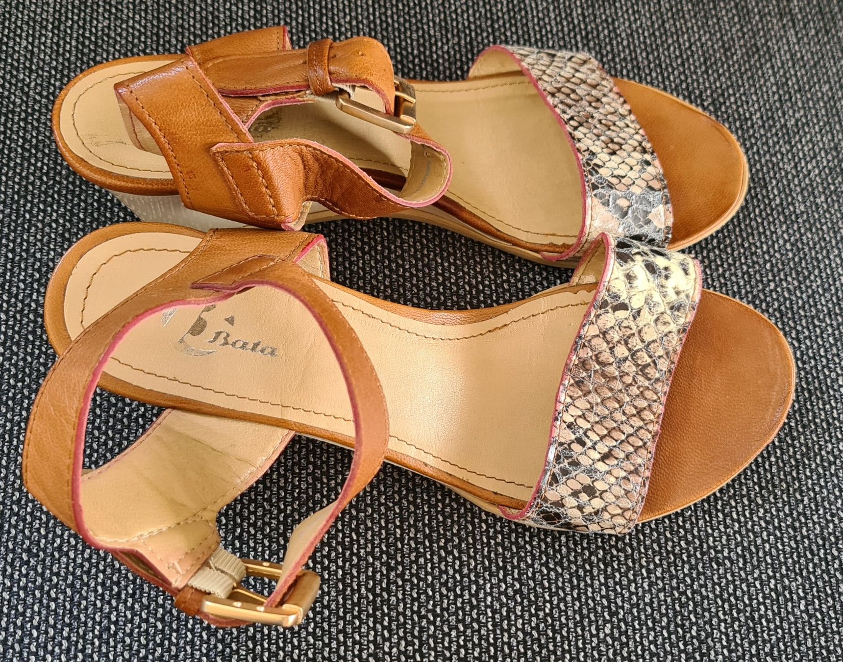 Chaussures femmes: Sandalen – D'occasion à Islikon par EFH651 2