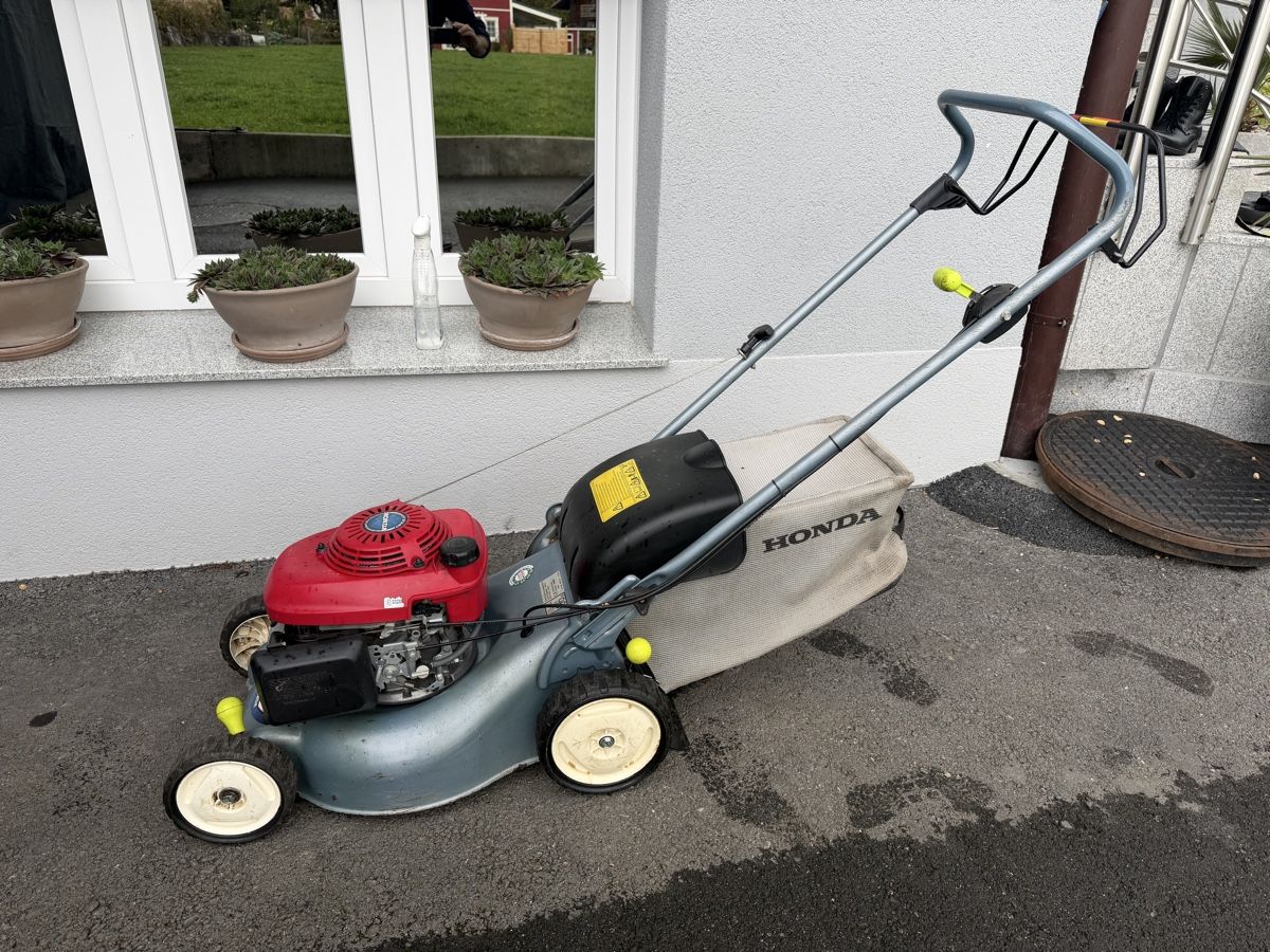 Honda Tagliaerba: Rasenmäher Honda mit Radantrieb  – Usato da Uttigen venduto da huki123 1
