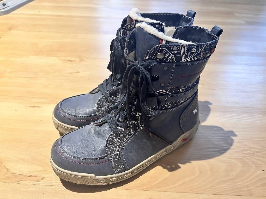 Chaussures garçon: Winter Boots – D'occasion à Finsterhennen par spe_j6zr