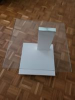 Glas-Tisch weiss quadratisch mit Räder guter zustand 