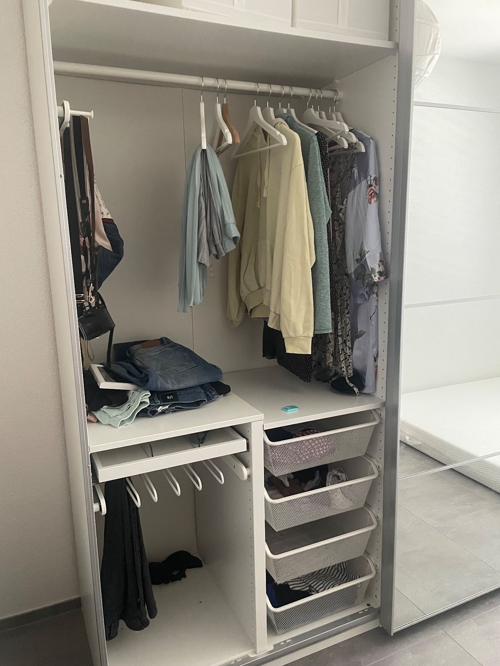 Ikea Armadi: IKEA Pax Schrank Meham – Usato da Pfungen venduto da PeaseS 1