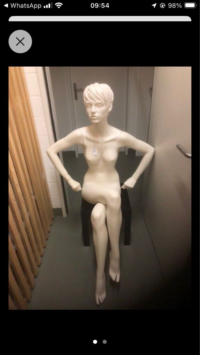 Altro in Decorazioni & Accessori: Schaufensterpuppe Frau sitzend – Usato da Zürich venduto da eti_6pbl 4