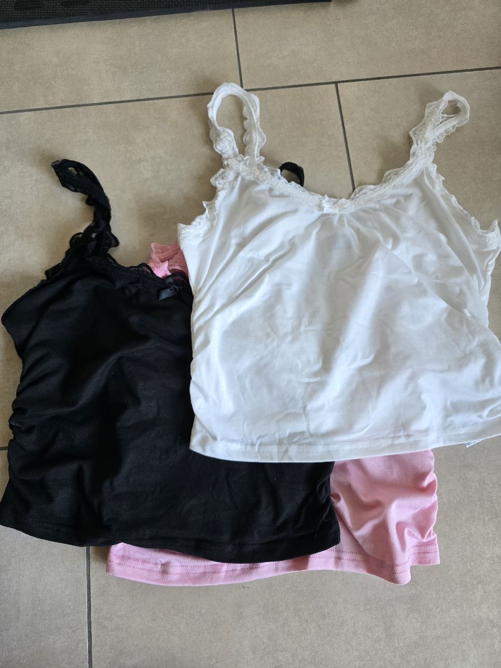 Top: 3er Set Tops - Grösse M – Nuovo e nell'imballaggio originale da Rickenbach b. Wil venduto da VeryLovelyThings