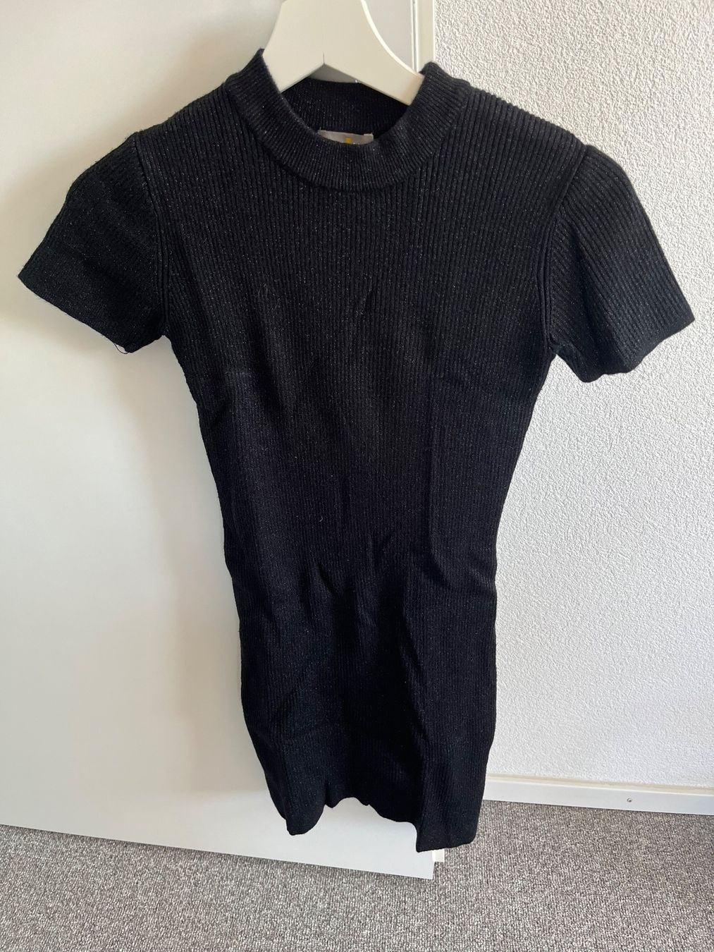 Kleider: Kleid – Gebraucht aus Sulgen von Costadi