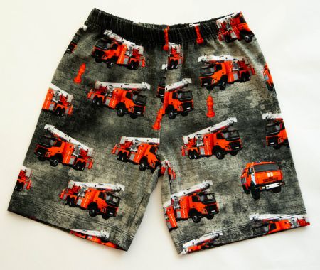 Kurze Hose/Shorts mit Feuerwehrautos - Gr.104/110 NEU