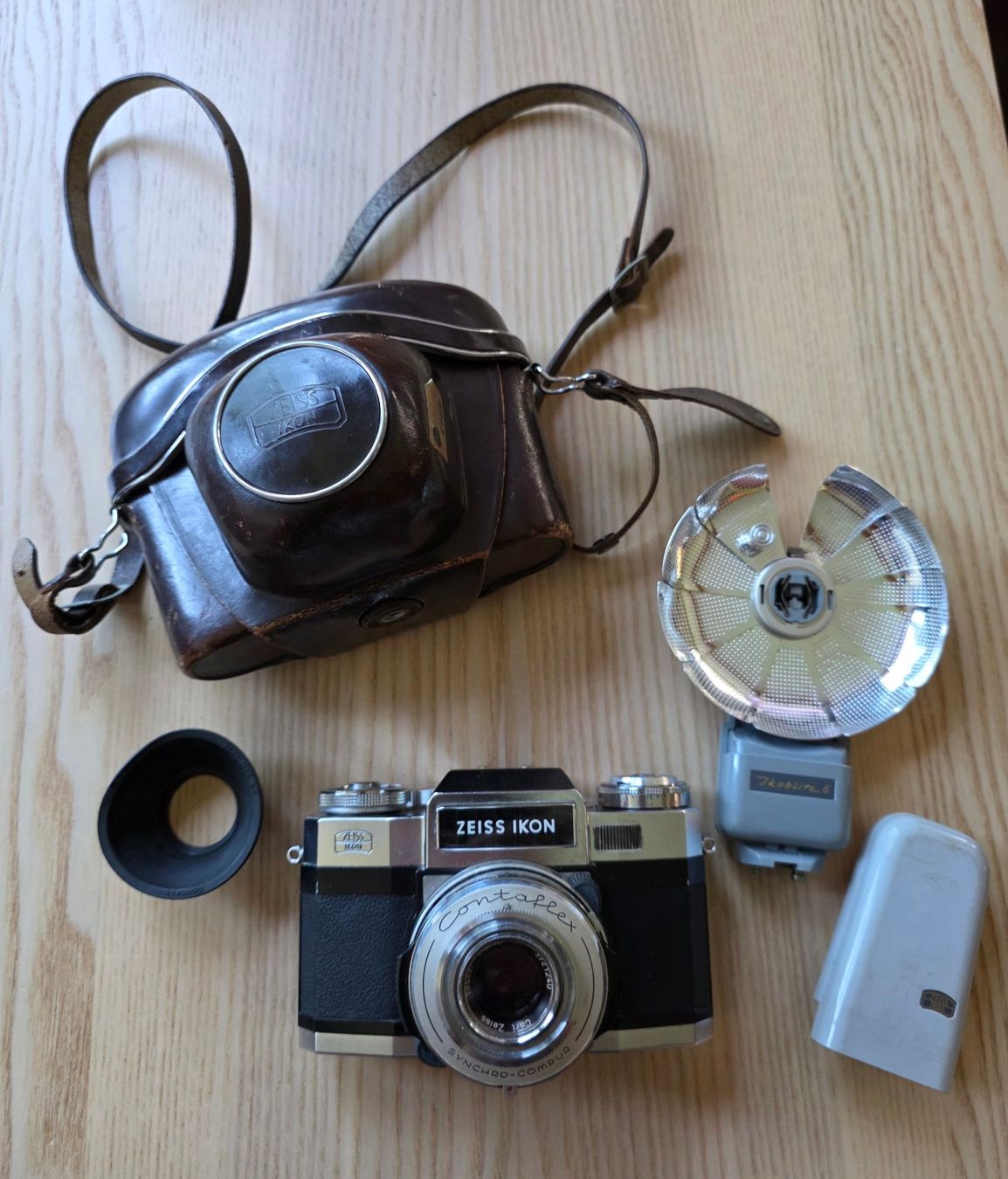 Zeiss Fotocamera: Zeiss Ikon Contaflex Kleinbild-Spiegelreflex Blitz Kamera – Usato da Stein SG venduto da nxr_vzv9