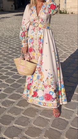 Robe longue à fleurs avec ceinture