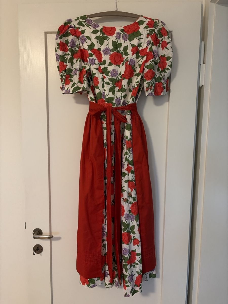 Robes: Trachtenkleid Dirndl Grösse M – Neuf (Voir description) à Basel par vitaminka 3