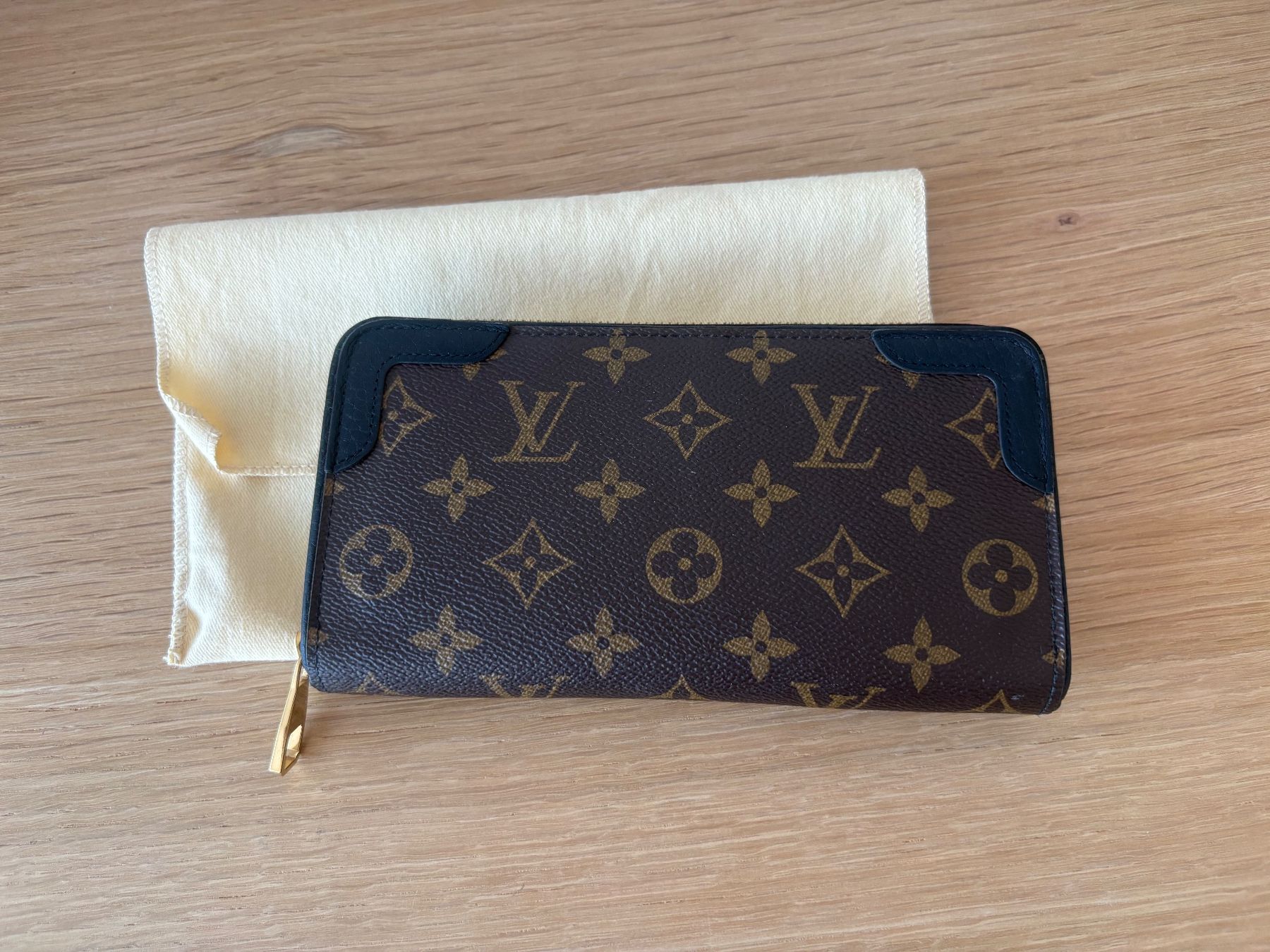 Louis Vuitton Portemonnaie: Louis Vuitton Portemonnaie Monogram Retiro – Gebraucht aus Biel-Bienne von Roserosse13