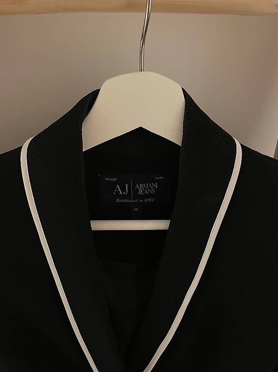 Armani Completi & Tailleur: Armani Jeans Blazer schwarz/weiss Gr. S – Nuovo (secondo la descrizione) da Meilen venduto da SabrinaK1992 2