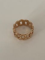 Ring (goldiger Modeschmuck)