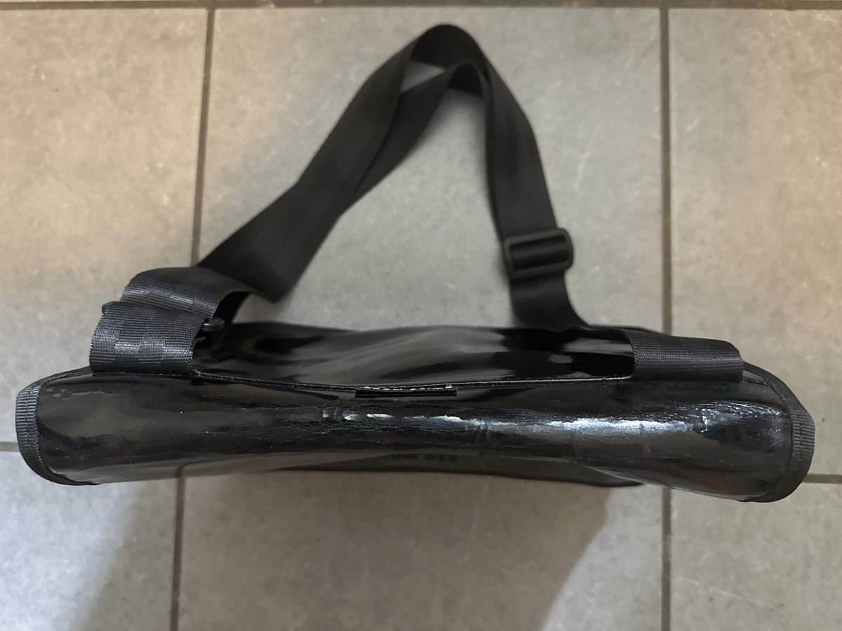 Taschen: Schwarze Tom Dee Laptoptasche / Umhängetasche – Gebraucht aus Zürich von Chaeffeler 3