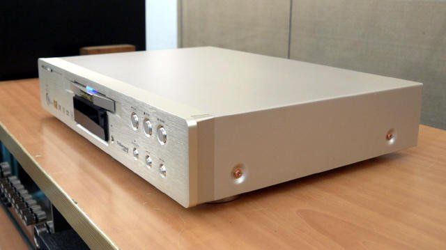 Marantz Lettore multimediale & Streamer: Marantz DV8300 SACD/DVD/CD UNIVERSAL PLAYER JAPAN – Usato da Viganello venduto da XTECHSTOREX 1