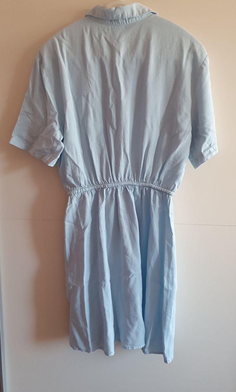 Stradivarius Vestiti: STRADIVARIUS Robe chemisier cintrée bleu clair - Taille S – Nuovo (secondo la descrizione) da Chavannes-Renens venduto da mau_8rwz 3