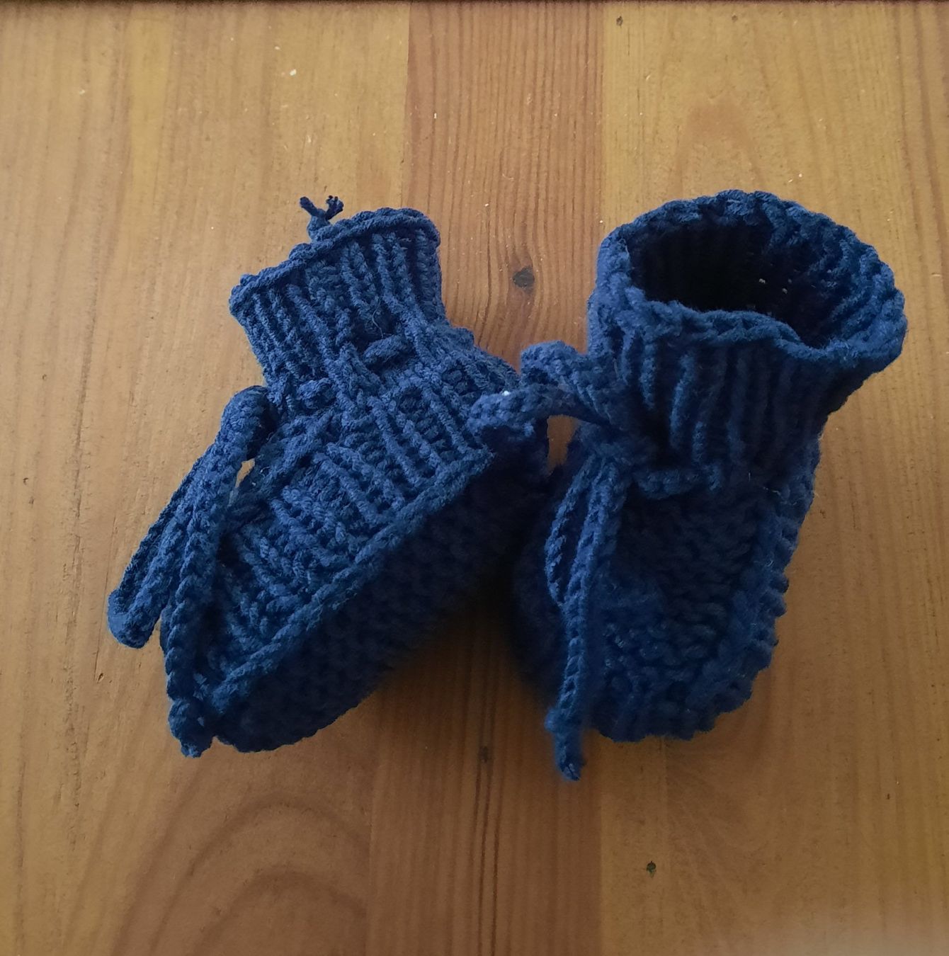 Chaussettes enfants: Dunkelblaue Babysöckchen – Neuf (Voir description) à zufikon par braemestaender01 1