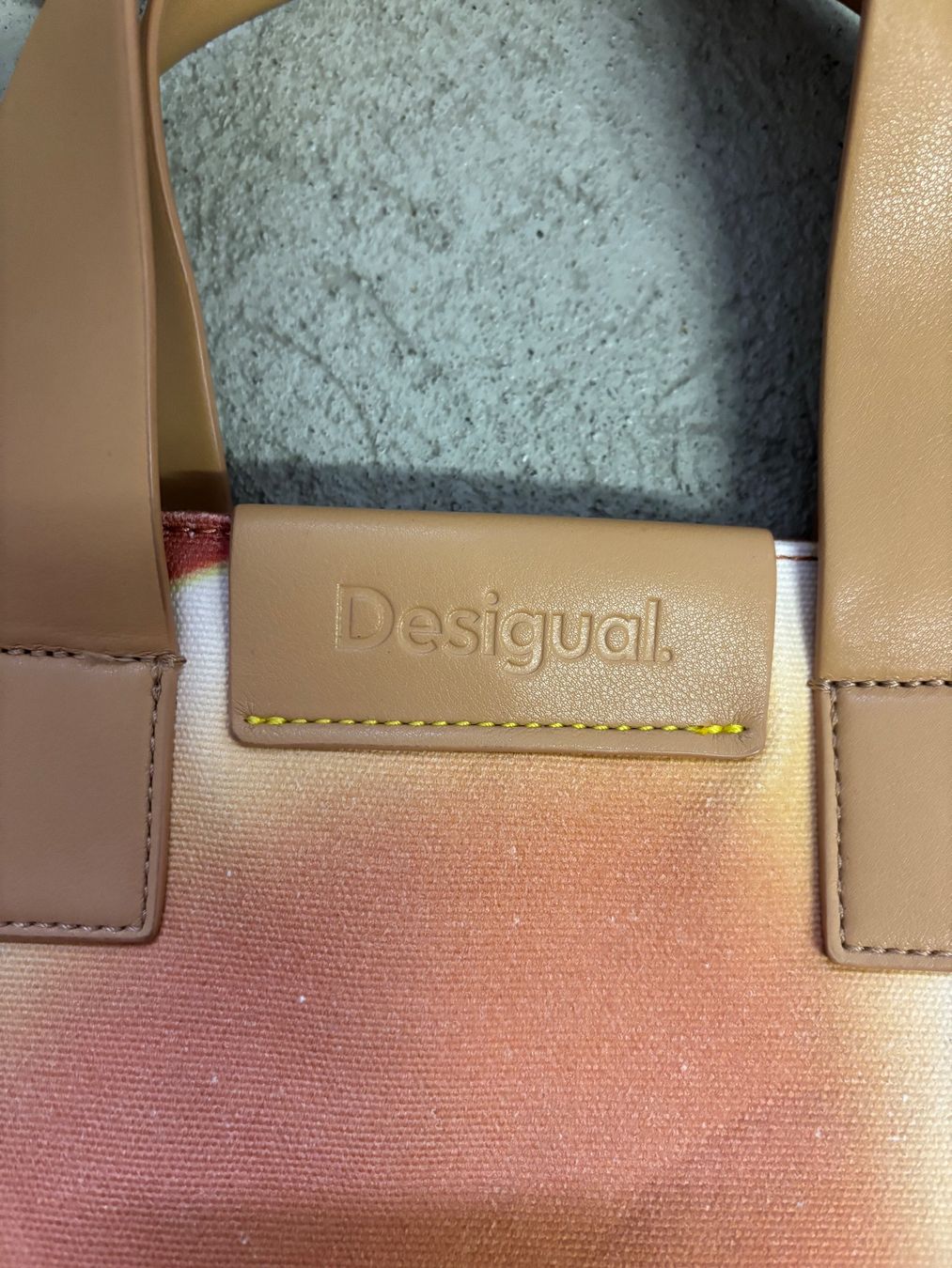 Desigual Borse da donna: Desigual Shopper bunt mit Schulterriemen – Usato da Sonterswil venduto da VD-Service 4