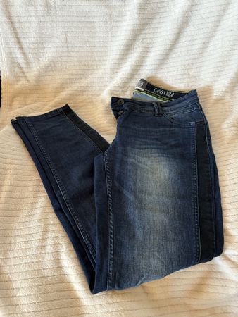 Jeanshose von CECIL gr. 31