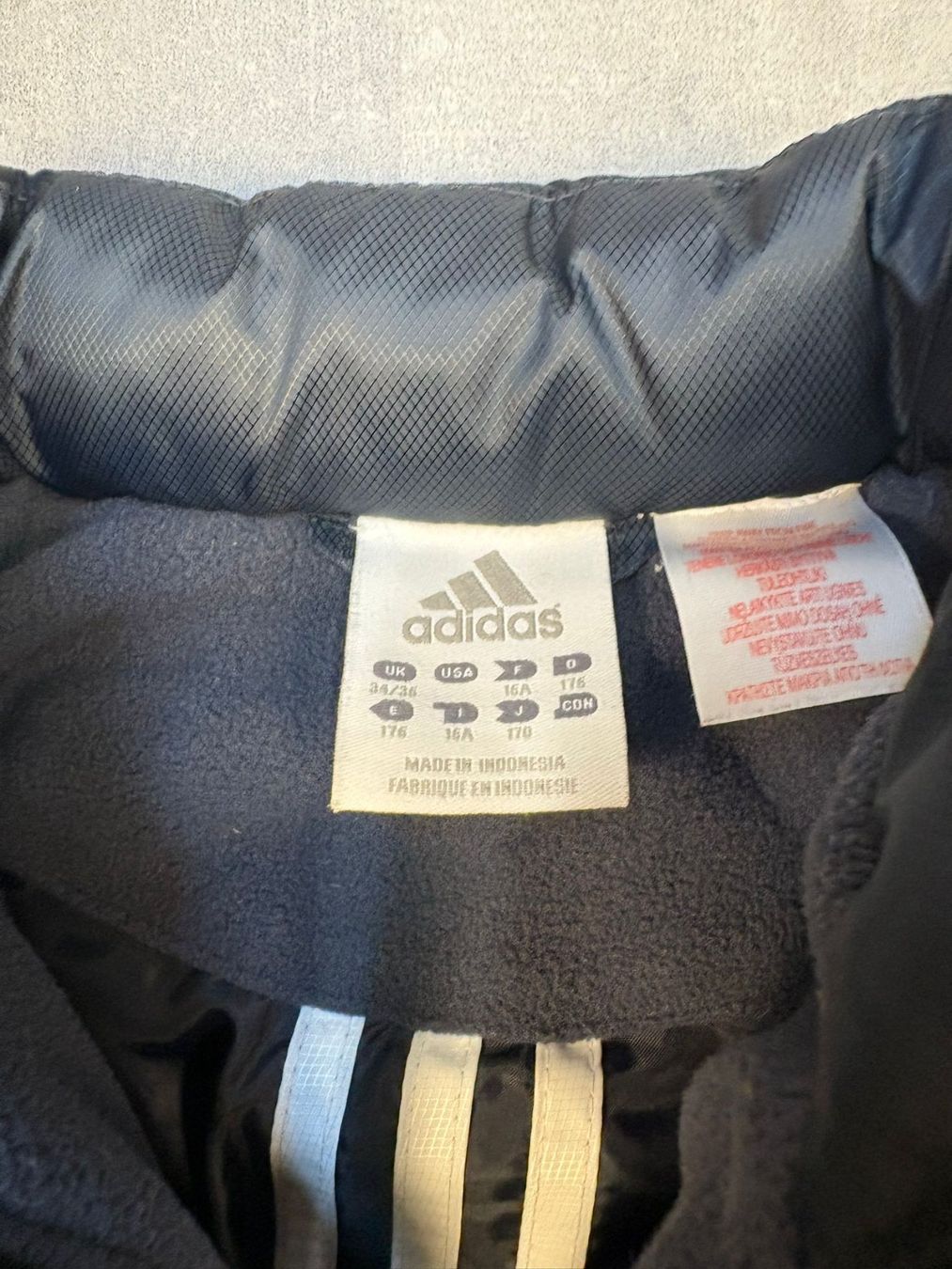 Adidas Jacken: Adidas Vintage Winterjacke 2004 - Grösse M – Neu (gemäss Beschreibung) aus Werdenberg von hase.vintage 2