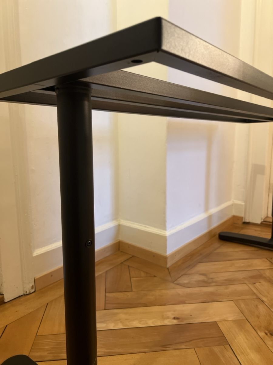 Ikea Tables: Tischgestell Ikea Bekant Schwarz  – D'occasion à Luzern par Leuchtenstadt23 3