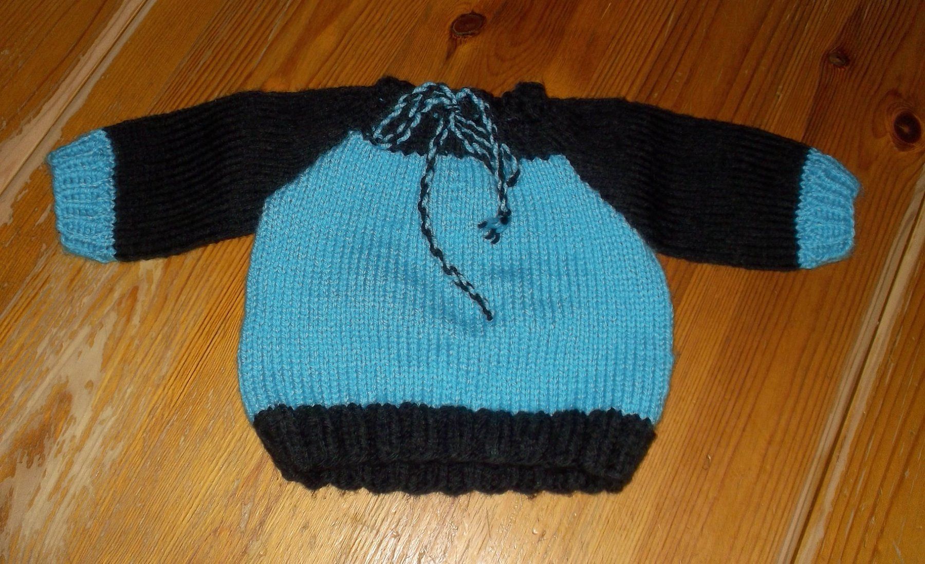 Bambole: selbst gestrickte Puppenkleider - Pullover, Hose, Kappe – Nuovo e nell'imballaggio originale da Kaltbrunn venduto da Cindy99 1