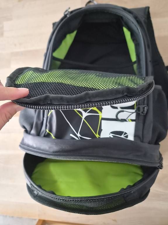 Arena Zaini: ARENA Schwimmrucksack – Usato da Liebefeld venduto da Sibe82 3