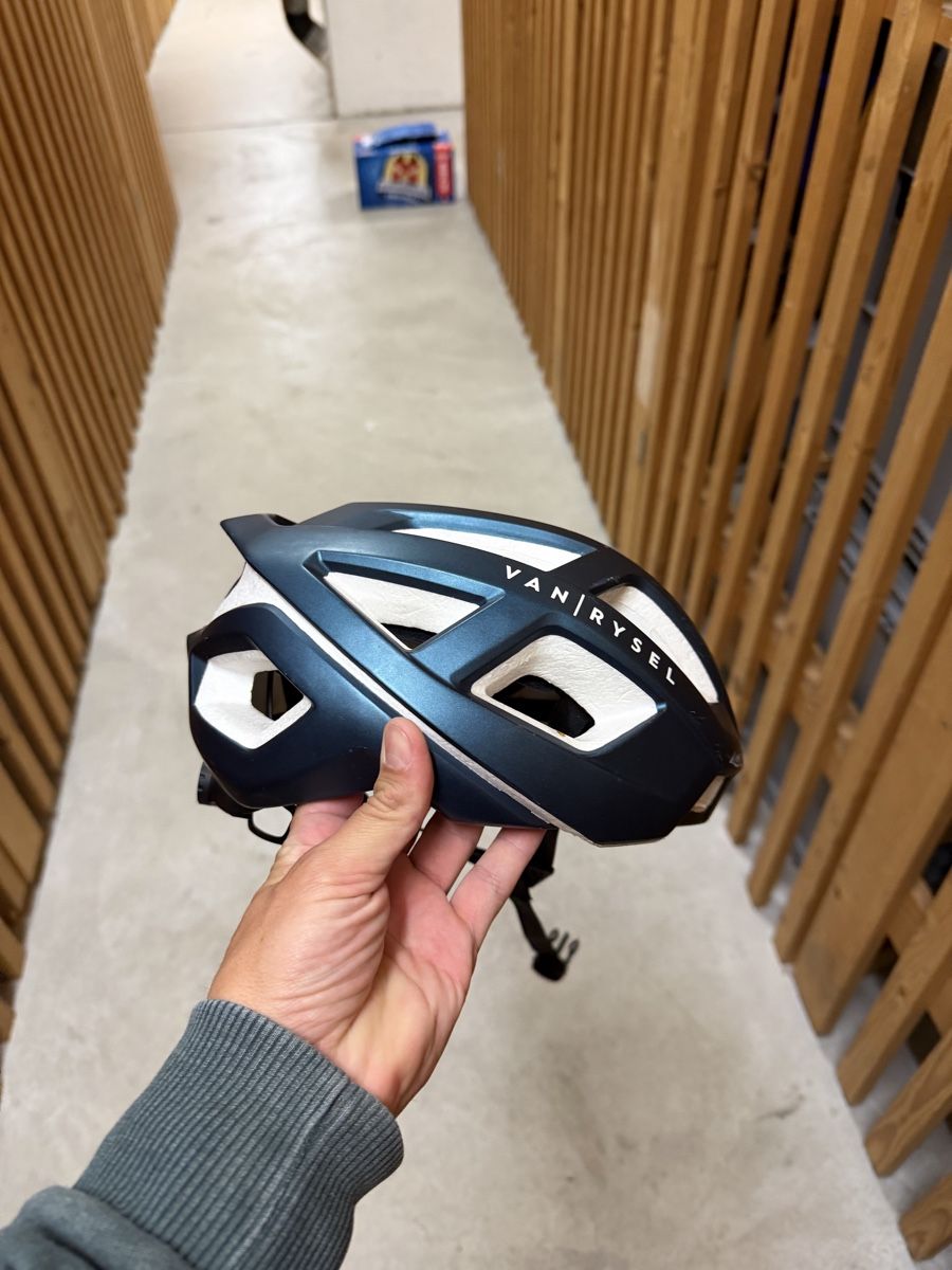 Van Rysel Caschi: Casco Van Rysel - Decathlon – Usato da Dübendorf venduto da stoiran 1