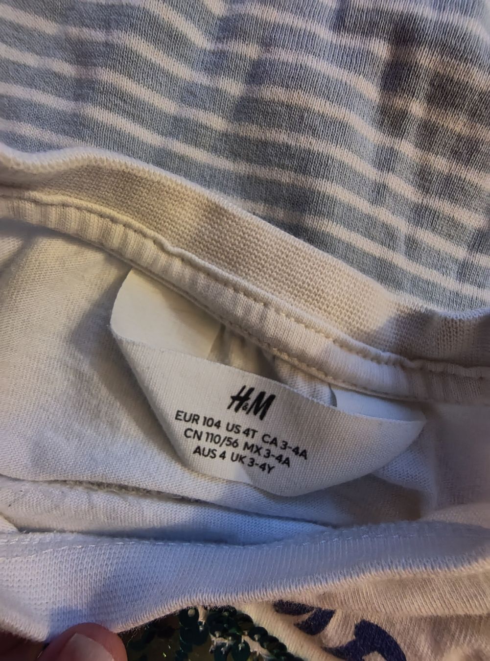 Lotti & Set di vestiti: 4 T-Shirts Gr. 104 Set H&M, Mickey, etc – Usato da Pratteln venduto da Malvea 3