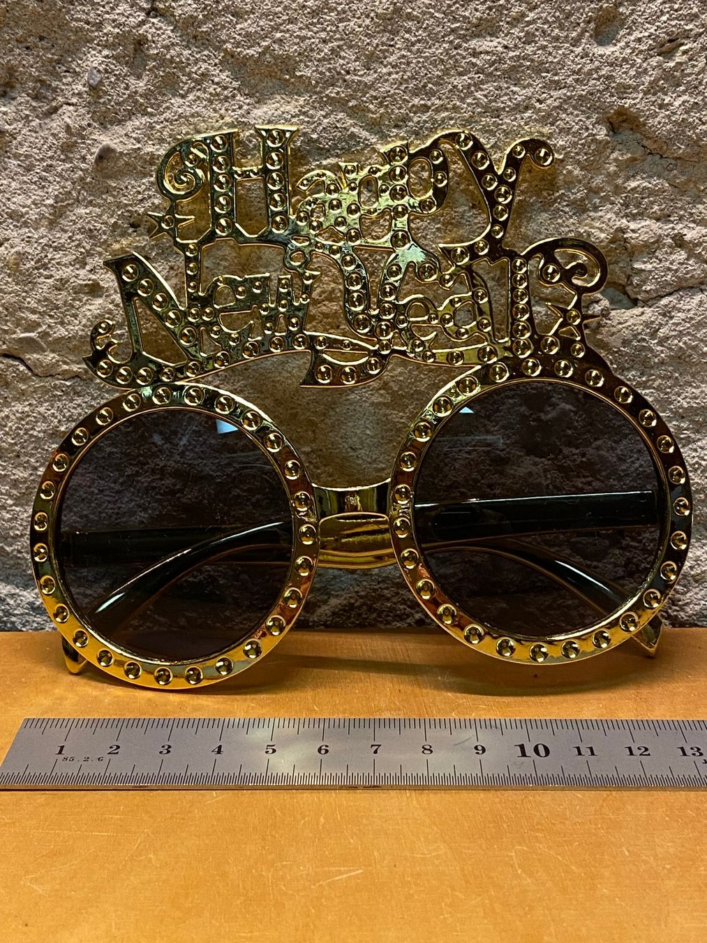 Kostüme: Goldige Partybrille "Happy New Year" – Gebraucht aus St.Gallen von kingsamas