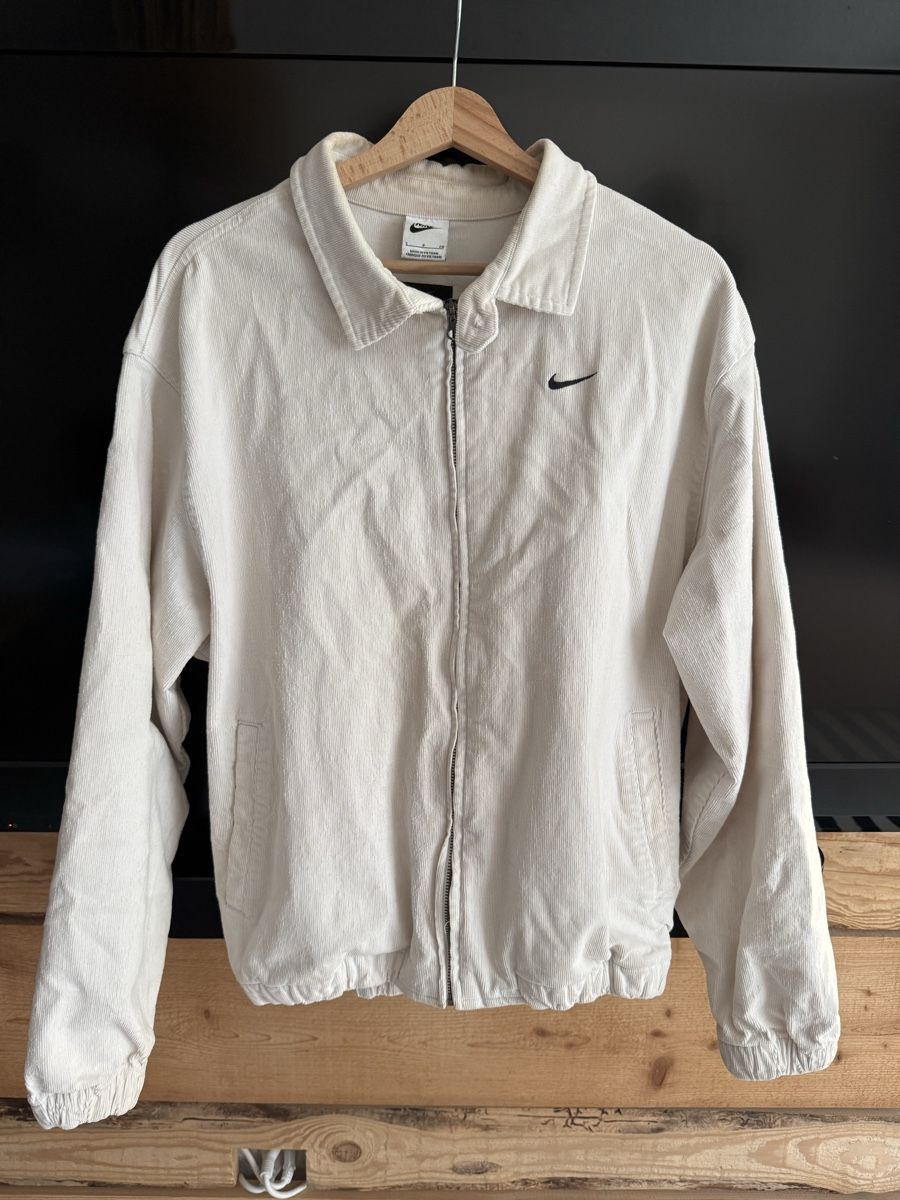 Nike Giacche: Nike Vintage Jacke – Usato da Hombrechtikon venduto da bau_vw5t