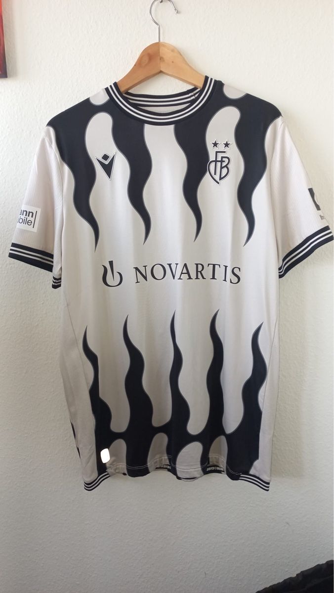 FC Basel Canottiere & Pantaloni: FCBasel Trikot Shaqiri#10 – Usato da Kaiseraugst venduto da RJ03 1