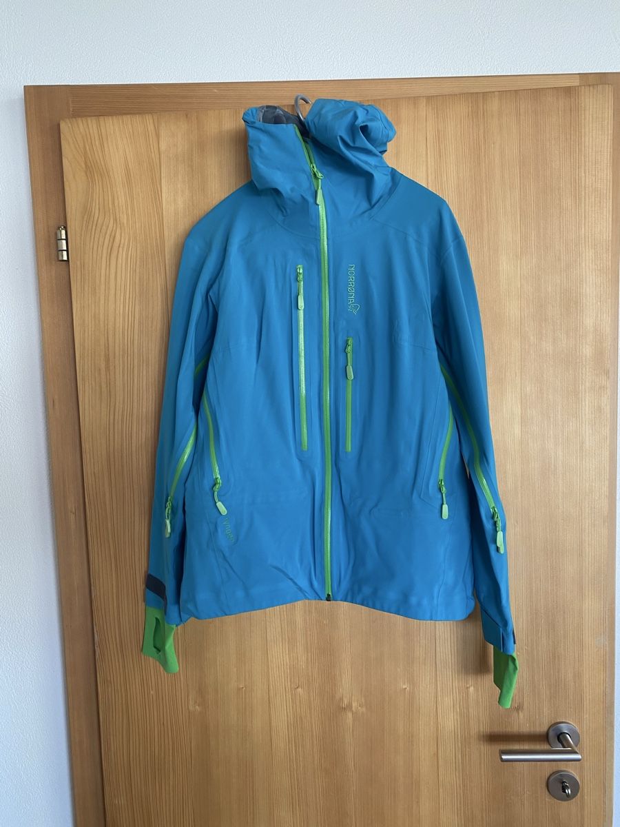 Completi & Tailleur: Skianzug Norrona – Usato da Falera venduto da Casutt 2