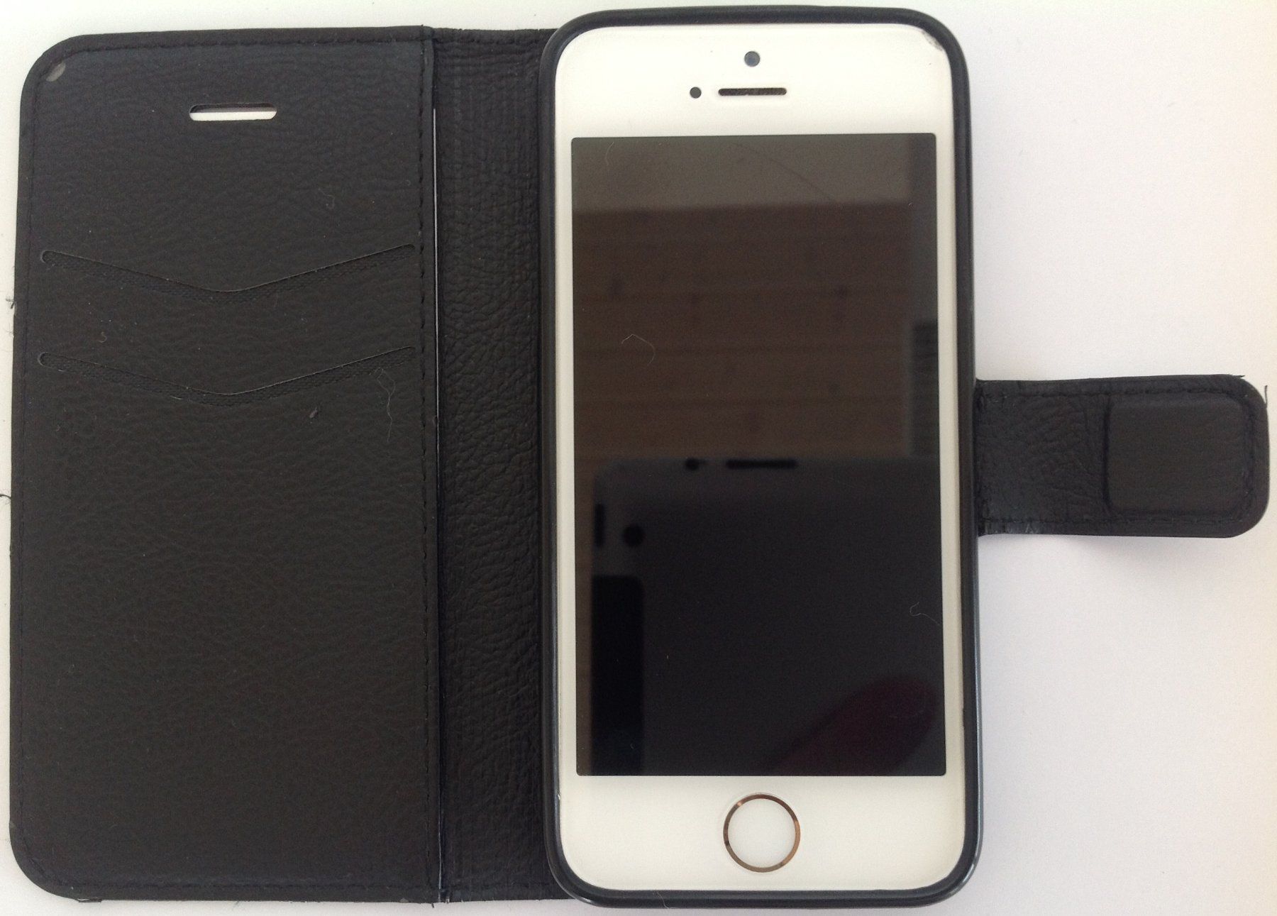 Apple Telefoni cellulari / Smartphones: Apple iPhone 5s 32GB iOS12.5.8 weiss/schwarz – Usato da Reinach AG venduto da RiesenServicesGmbH