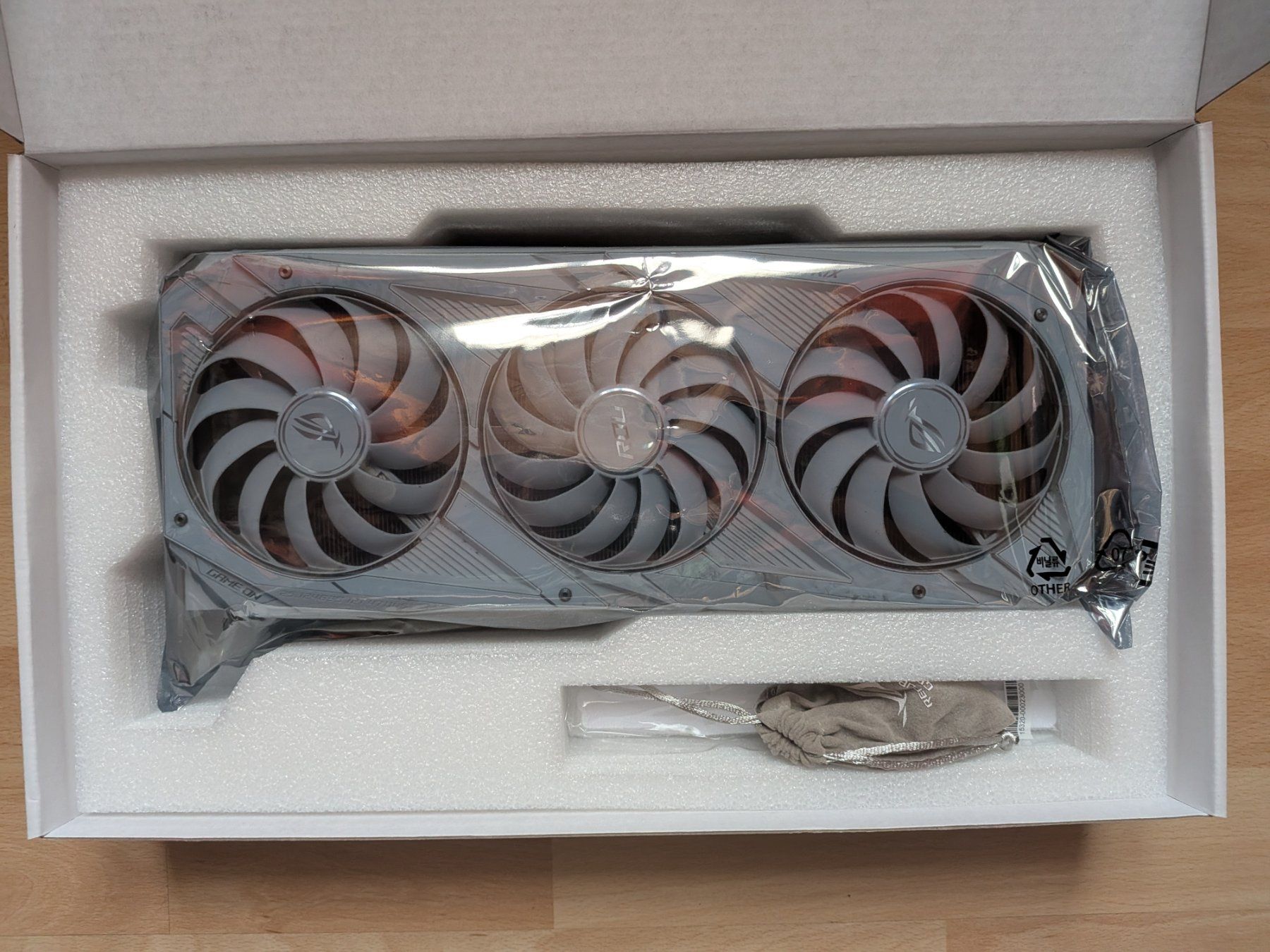 MSI Schede grafiche: ASUS ROG STRIX RTX 3090 GAMING WHITE OC – Usato da Yvonand venduto da pak_2tqz 5