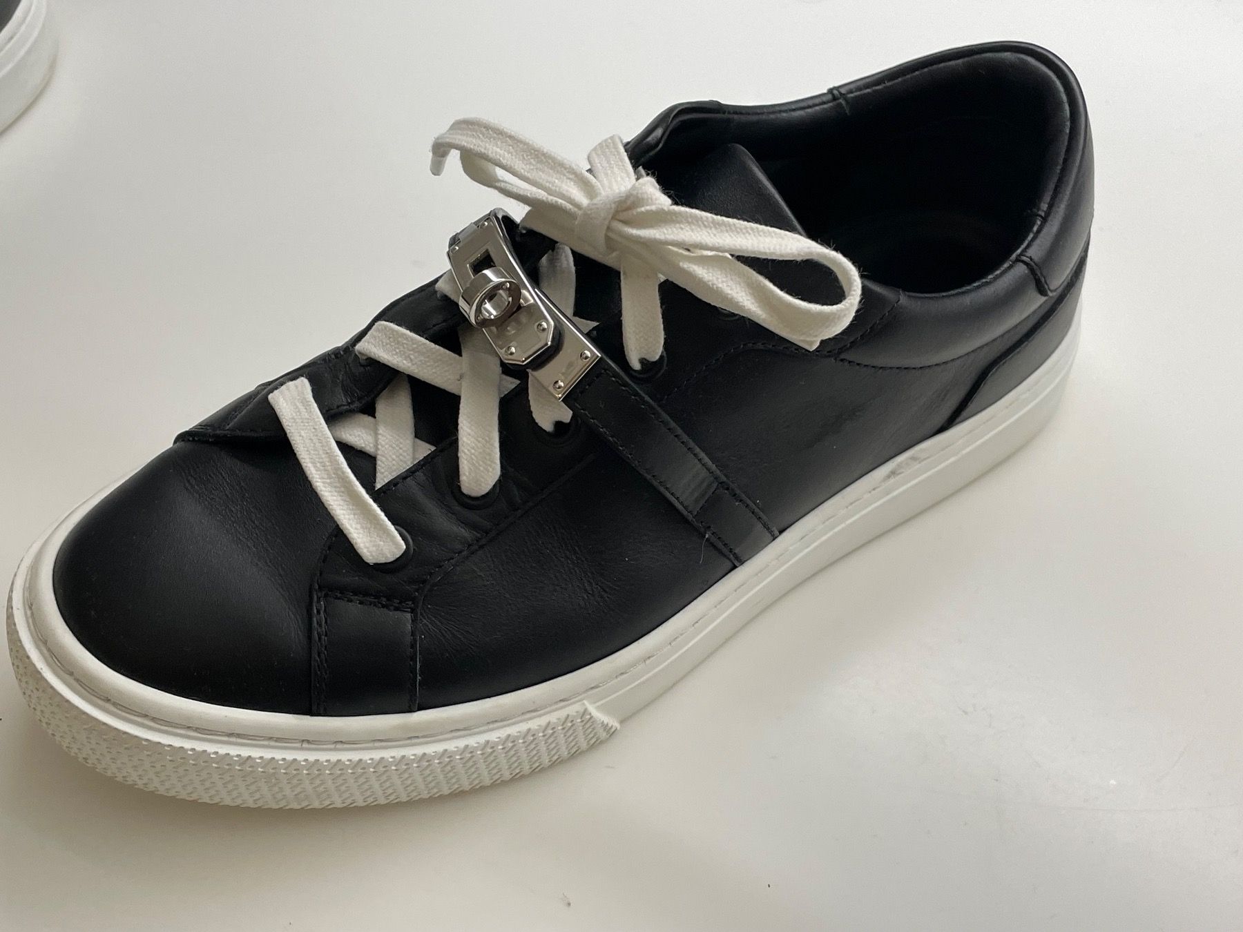 Hermès Scarpe da donna: Hermès Sneakers Day – Usato da Zürich venduto da Folgado 2