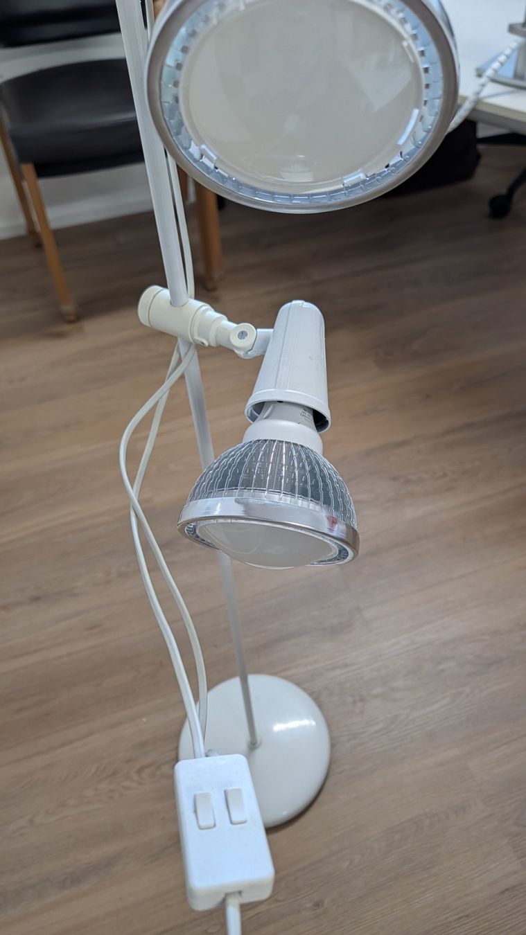 Lampen: Pflanzenleuchte 360 Grad verstellbar – Gebraucht aus Bönigen von Twpin 3
