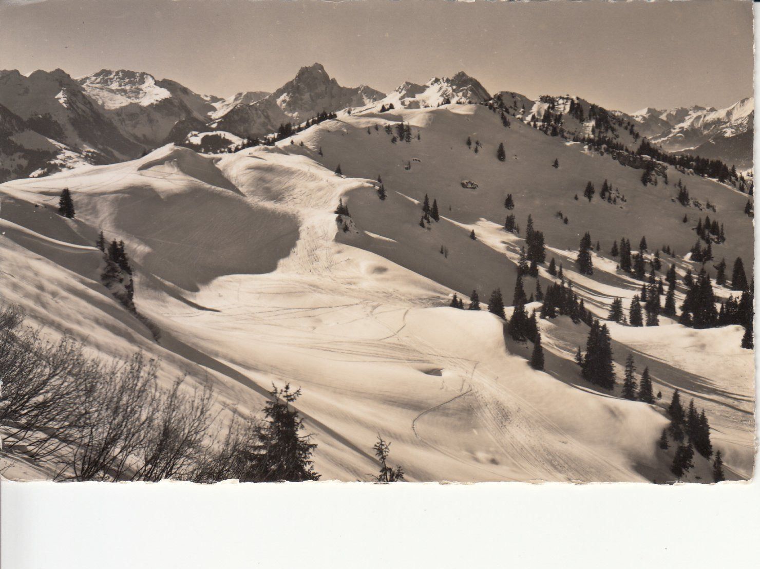 Cartoline postali: Saanenmöser 1951 – Usato da Bürglen TG venduto da StampGraf