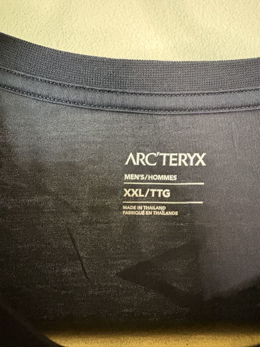 Arcteryx T-shirt: Débardeur Arc'teryx, Size XXL – Usato da Neuchâtel venduto da sharposneaks 2