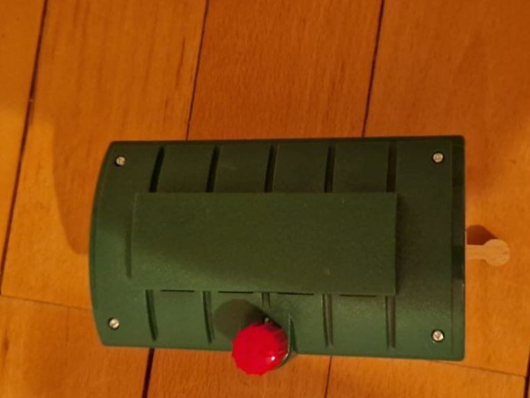 Brio Giocattoli: BRIO Lockschuppen mit Rolltor 33574, Train Garage – Usato da Zürich venduto da mbudgetfan 4