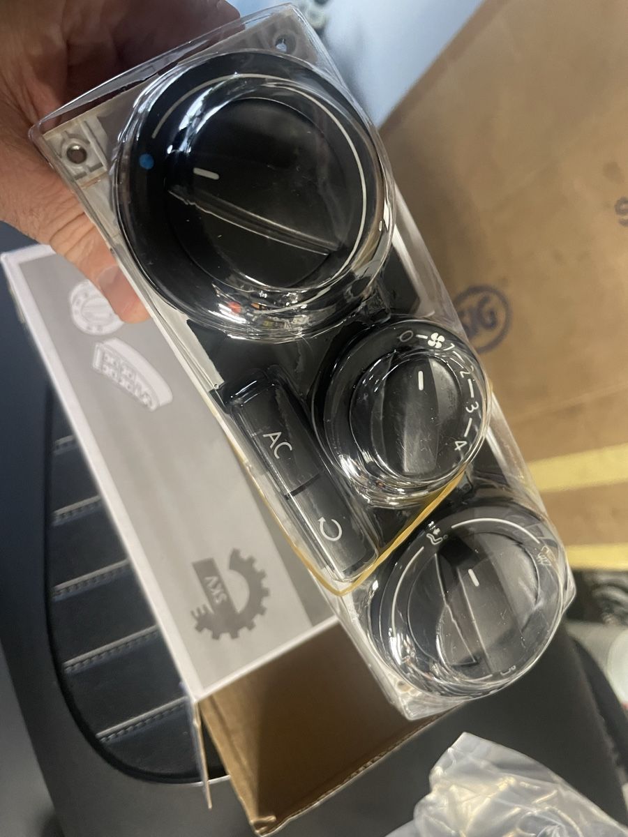 Nissan Tutti pezzi di ricambio auto: Nissan NV 200 Bedienelement – Nuovo (secondo la descrizione) da Rüti ZH venduto da Theprojekt