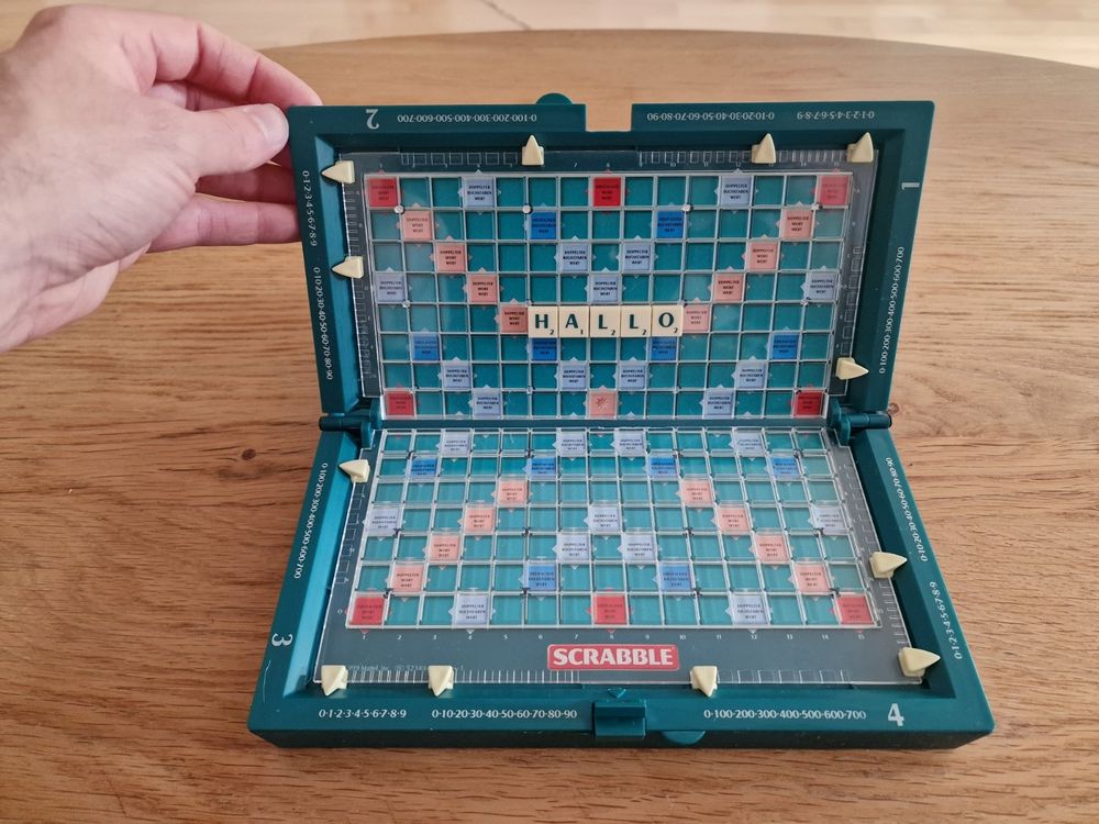 Deutsches Scrabble in kompakter Reiseversion von Mattel (Gebraucht) in ...