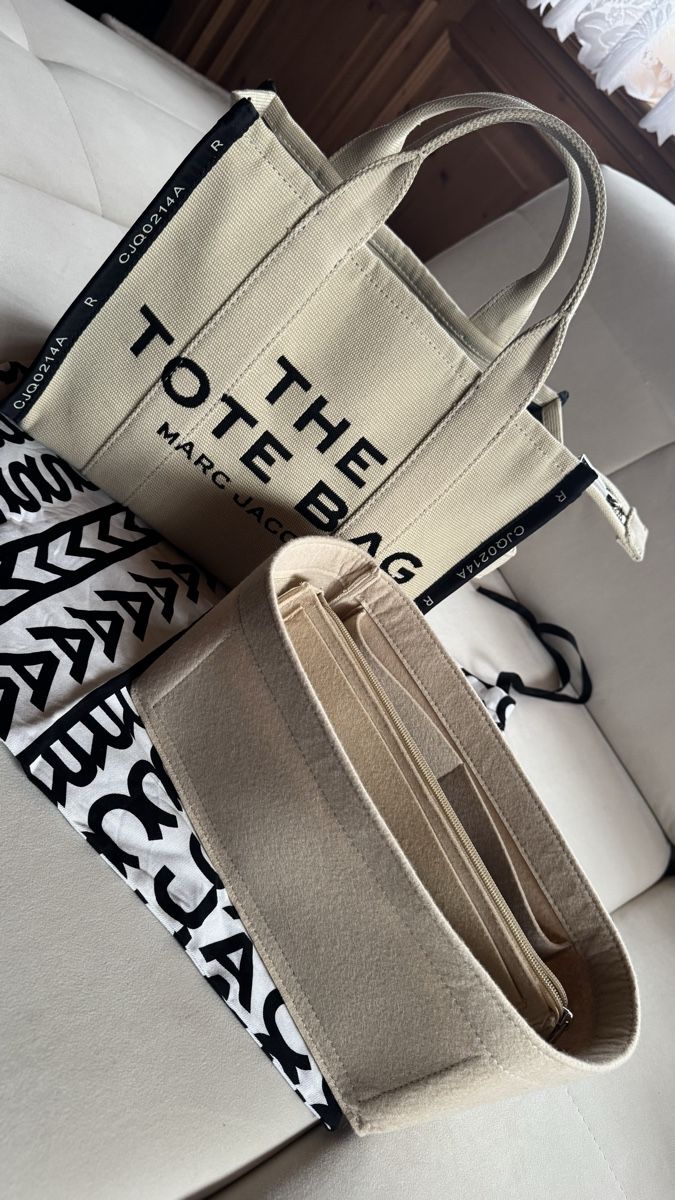 Marc Jacobs Borse da donna: The Tote Bag by MJ – Usato da Surcasti venduto da Lenkita 1