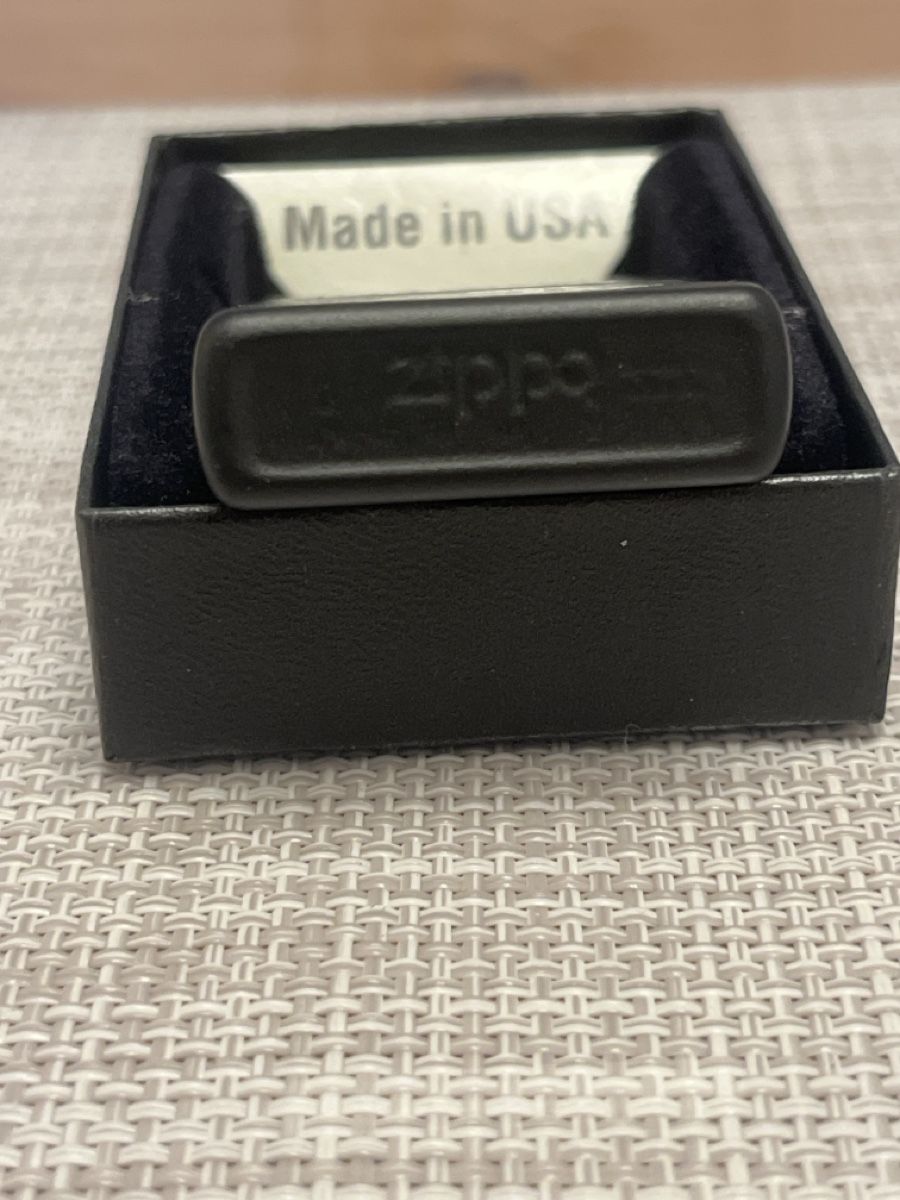 Zippo Accendini: Zippo Feuerzeug, schwarz – Usato da Bassersdorf venduto da VERO-EN 3