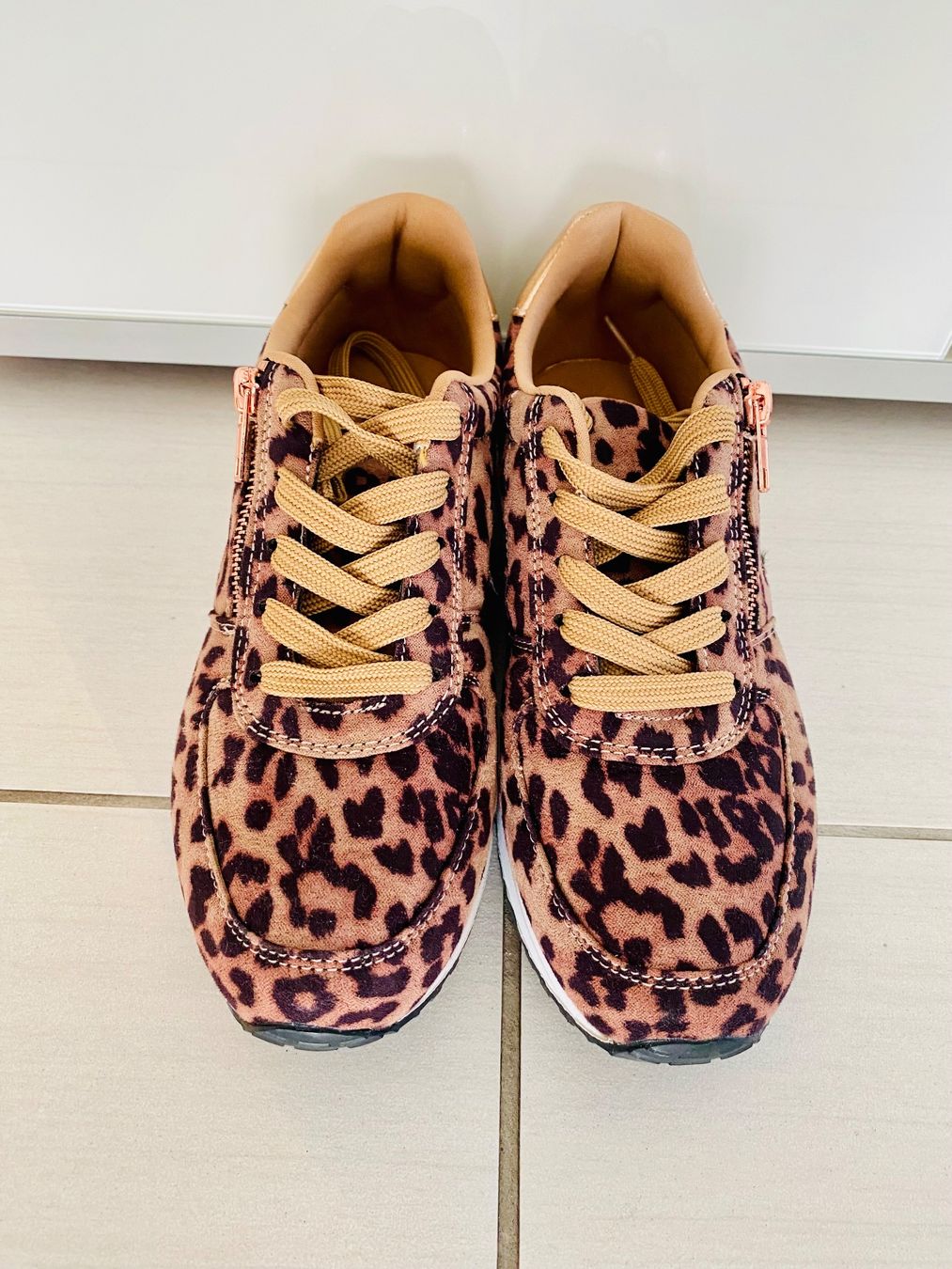 Damenschuhe: Schöne Turnschuhe in Leopardoptik - Gr.37 – Gebraucht aus Amriswil von my-fashion 1