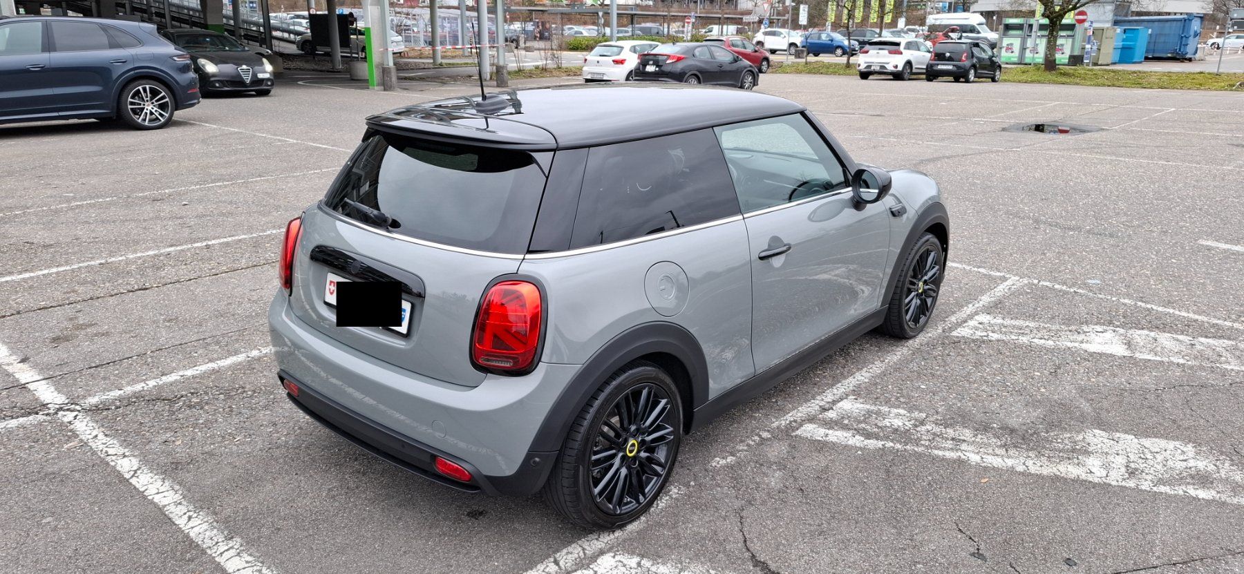 Mini Automobili: Mini Cooper SE in toller Farbkombination – Usato da Suhr venduto da Msess 1