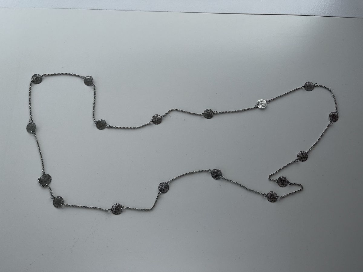 Catenine: Long collier motif fleurs, env 70cm – Usato da Romont FR venduto da cat_j6ww 1