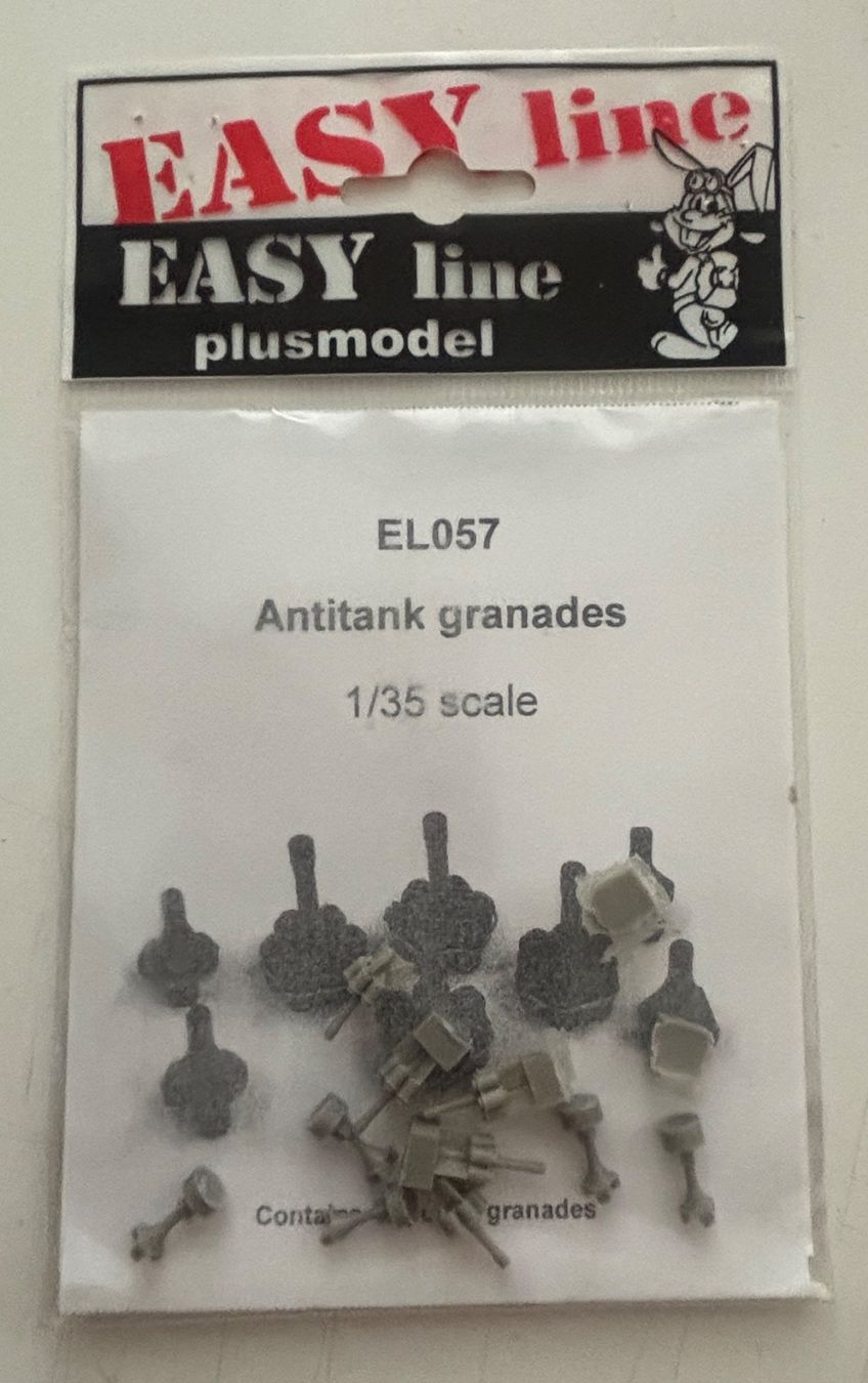 Plus Model Kit di modellismo & Modellini statici: Easy Line plusmodel - EL057 Antitank granades – Usato da Neuchâtel venduto da gefdeneuch