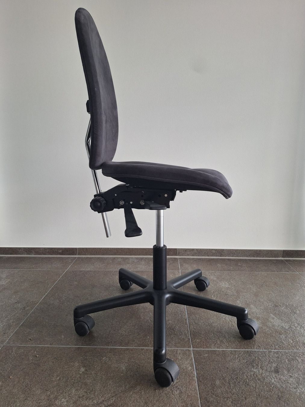 Sedie: ERGONOMISCHER BÜROSTUHL THERGOfit – Usato da Ruggell venduto da PlatzMacher_FL 1