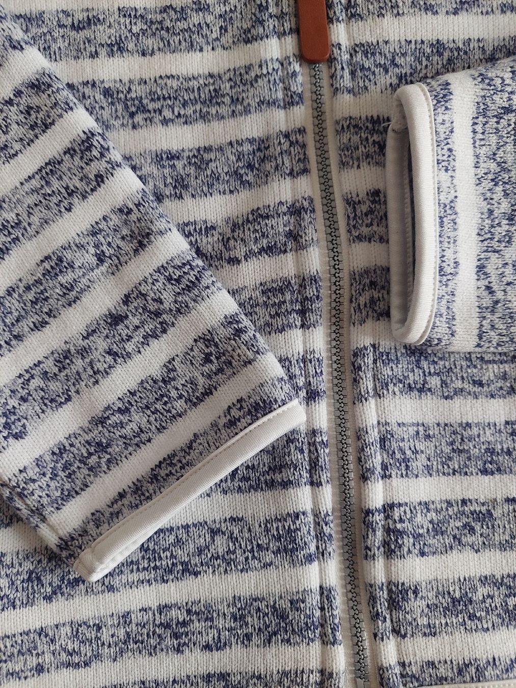 H&M Giacche: H&M Strickjacke mit Kapuze, Grösse 104 – Usato da Hüntwangen venduto da ManuM2014 1