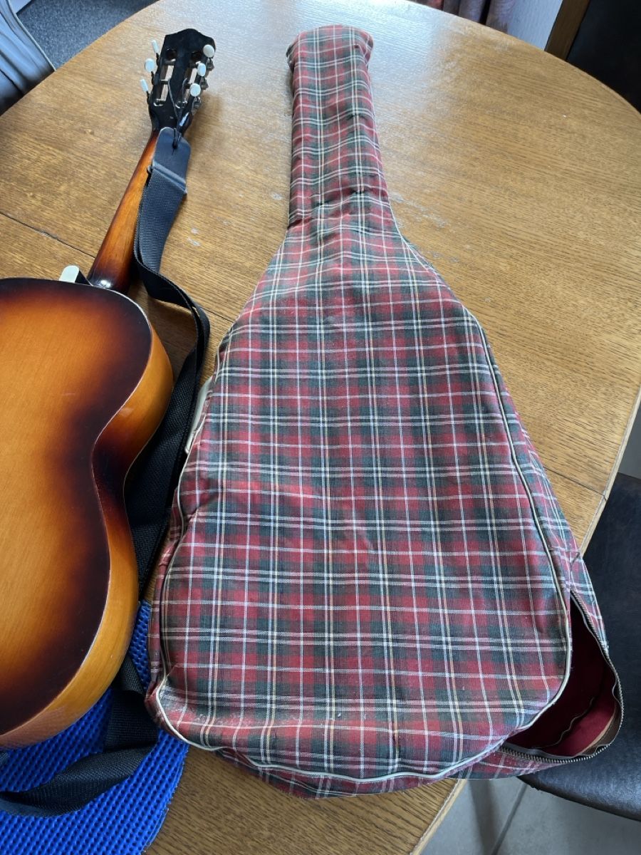 Strumenti musicali: Gitarre Royal – Usato da neuenhof venduto da cocoros 4