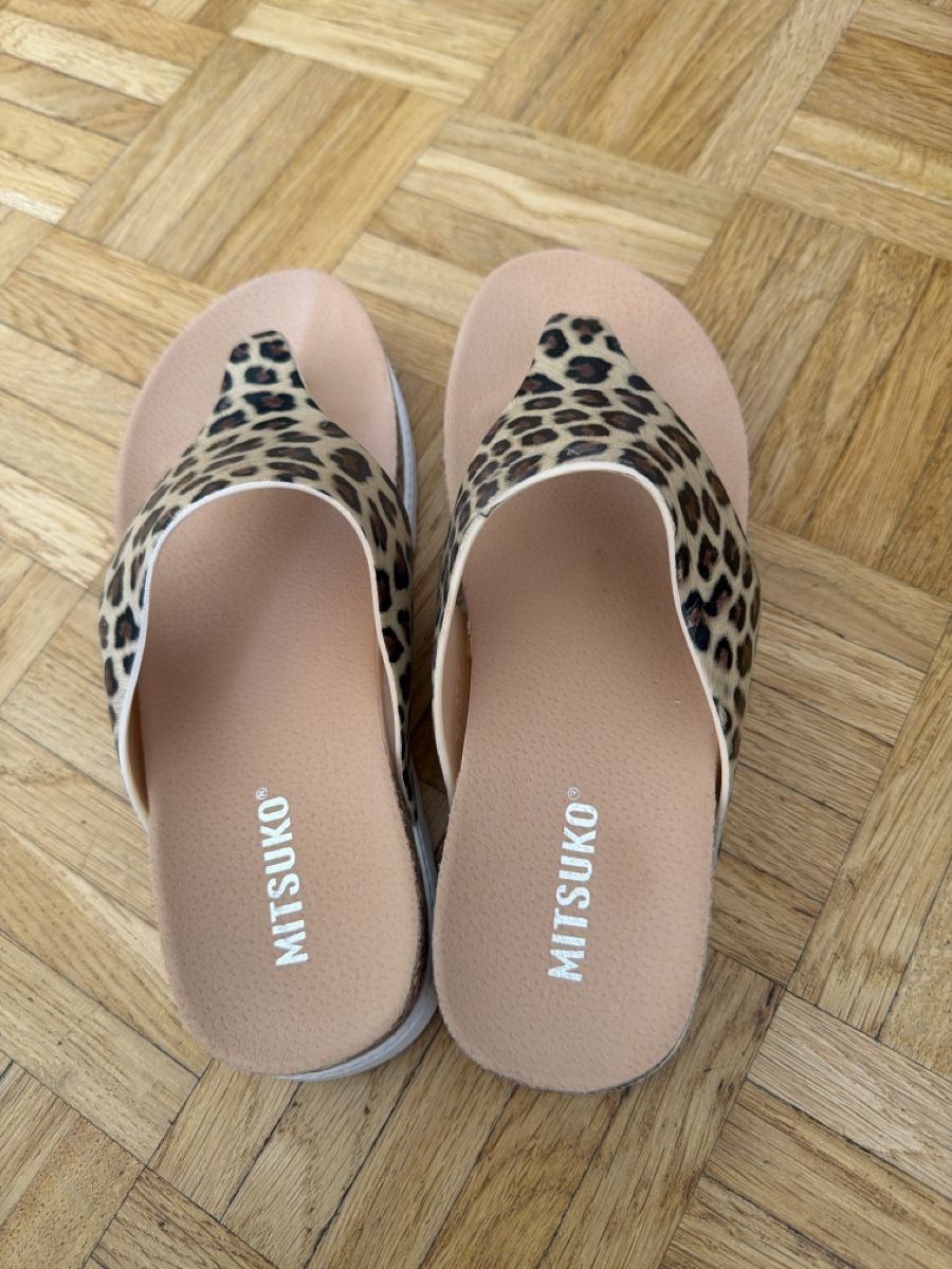 Scarpe da donna: Tongs léopard Mitsuko  – Usato da Le Locle venduto da Mayd_h 1